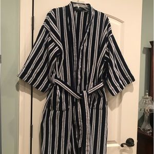 Nautica man’s robe